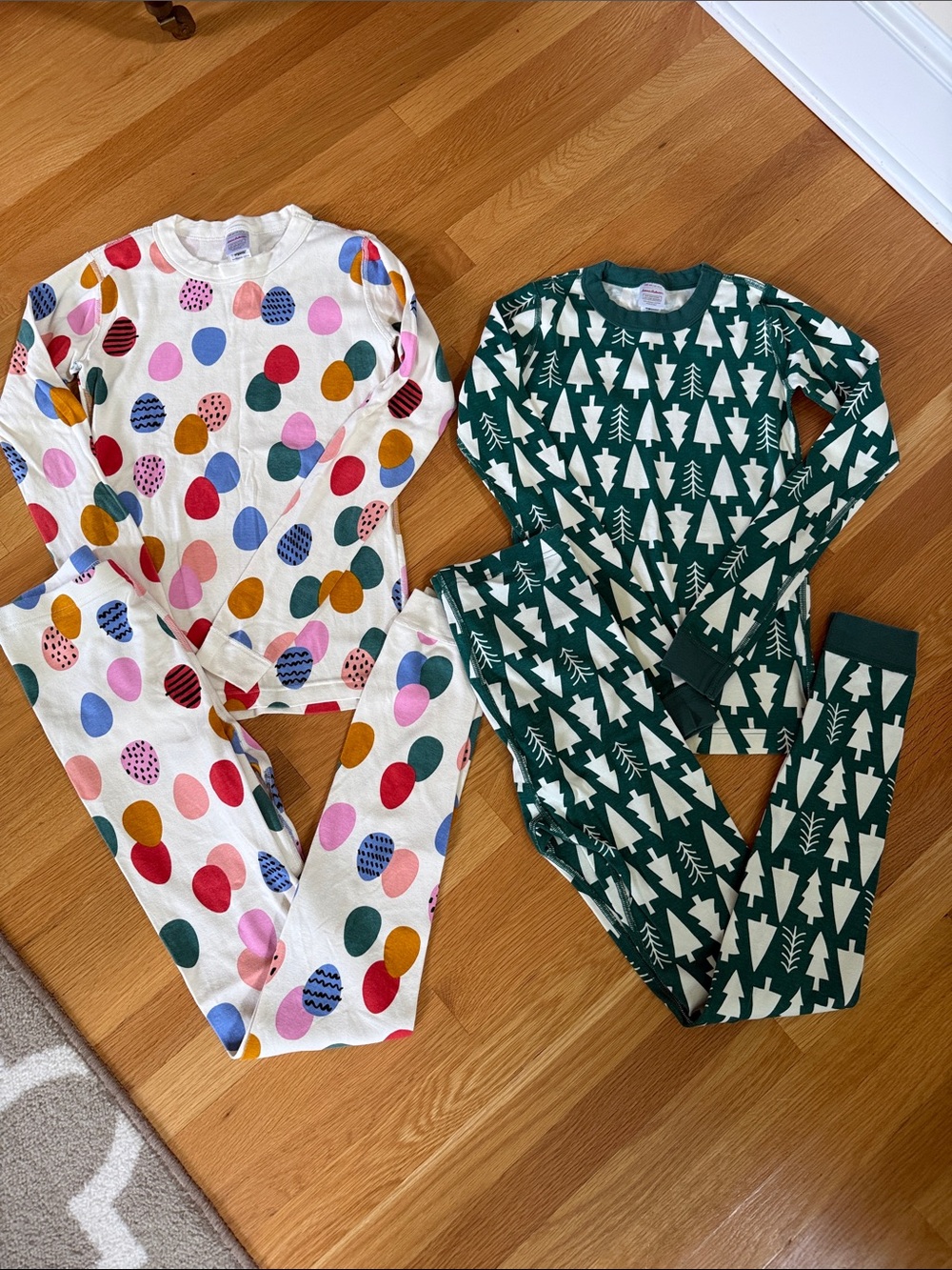 Hanna Andersson Kids Long Sleeve Pajama Set - Easter Egg & Christmas Tree Prints